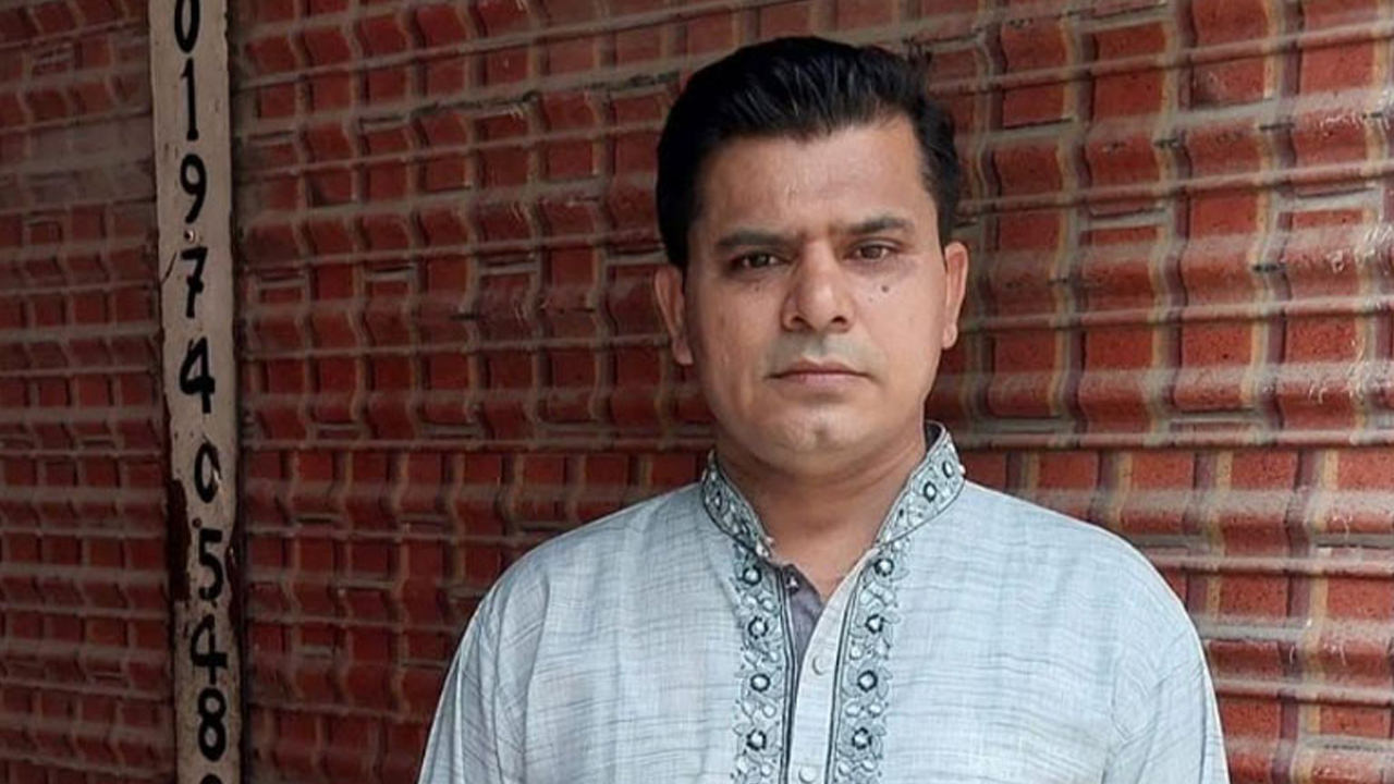 গ্রেপ্তার যুবলীগ নেতাকে পুুলিশের কাছ থেকে ছিনিয়ে নিয়ে গেল সমর্থকেরা